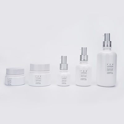 kualitas  Multifunctional Cosmetic Plastic Bottles With Pump Matte / Shiny Finish pabrik